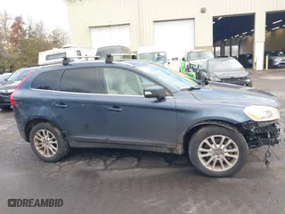 2010 Volvo XC60 3.0T with VIN YV4992DZ2A2119737, listed as a IAAI auction lot 41313329 with 101,112 mi miles. Bid and sale history available at carsss.com. Image 14.