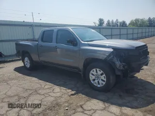 2024 Nissan Frontier SV z VIN 1N6ED1FKXRN605620, wystawiony jako Copart lot #59854695 z przebiegiem 8828 mil mil oraz Szkody całkowita. Historia ofert i sprzedaży dostępna na DreamBid. Obrazek 4.