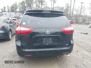 2017 Toyota Sienna XLE Auto Access Seat with VIN 5TDYZ3DC4HS784545, listed as a IAAI auction lot 41427309 with 85,244 mi miles. Bid and sale history available at carsss.com. Image 16.