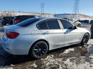 2018 BMW 3 Series 320i xDrive z VIN WBA8A3C56JA505736, wystawiony jako Copart lot #41780485 z przebiegiem 40 330 mil mil oraz Szkoda całkowita • Salvage title. Historia ofert i sprzedaży dostępna na DreamBid. Obrazek 3.