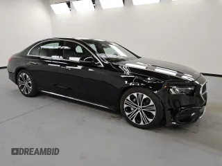 2025 Mercedes-Benz E 350 with VIN W1KLF4HB5SA134109, listed as a Copart auction lot 56200205 with 3,624 mi miles and Clean Title. Bid and sale history available at DreamBid. Image 4.