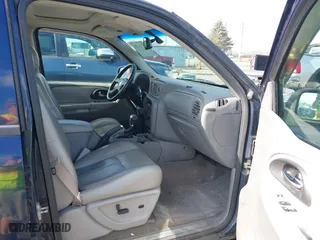 2007 Chevrolet TrailBlazer LS with VIN 1GNDT13S872150472, listed as a IAAI auction lot 41741764 with 215,974 mi miles. Bid and sale history available at carsss.com. Image 5.