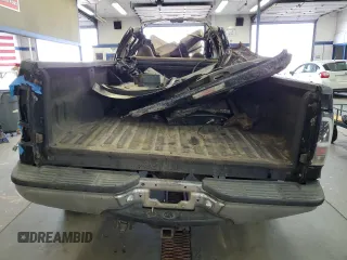 2000 Ford F-350 XL with VIN 1FTSW31F5YEC49047, listed as a Copart auction lot 71756504 with Not Provided miles and Salvage Title. Bid and sale history available at DreamBid. Image 6.