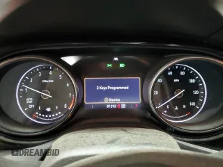 2021 Buick Encore GX Essence z VIN KL4MMGSL3MB170153, wystawiony jako Copart lot #52774345 z przebiegiem 81 292 mil mil oraz Szkoda całkowita • Salvage title. Historia ofert i sprzedaży dostępna na DreamBid. Obrazek 9.