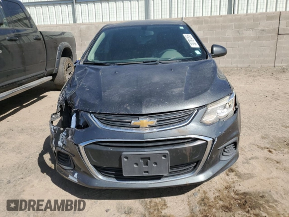 2019 Chevrolet Sonic LS z VIN 1G1JB5SB3K4136220, wystawiony jako Copart lot #50781265 z przebiegiem 45 308 mil mil oraz Nie do naprawy • Non repairable. Historia ofert i sprzedaży dostępna na DreamBid. Obrazek 5.