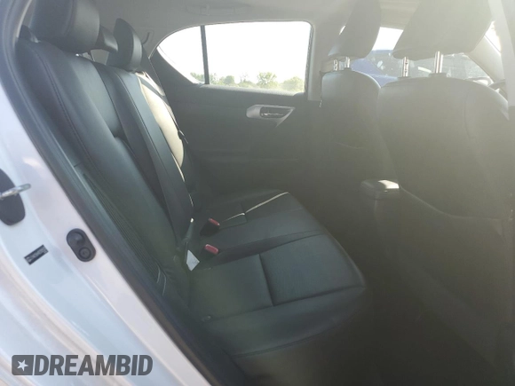 2011 Lexus CT 200h с VIN JTHKD5BH4B2005530, выставлен на аукционе Copart как лот 59148445 с пробегом 184 044 миль миль и Списание • Salvage title. История ставок и продаж доступна на DreamBid. Изображение 10.