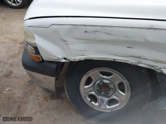 2001 Chevrolet Silverado 1500 LS with VIN 1GCEC19V81Z158505, listed as a IAAI auction lot 41697105 with 166,415 mi miles. Bid and sale history available at carsss.com. Image 6.