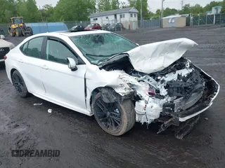 2025 Toyota Camry LE z VIN 4T1DAACK3SU065224, wystawiony jako IAAI lot #42341546 z przebiegiem 3 186 mil mil oraz . Historia ofert i sprzedaży dostępna na DreamBid. Obrazek 1.