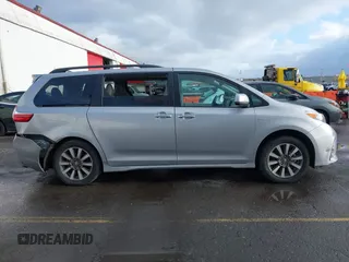 2018 Toyota Sienna XLE with VIN 5TDDZ3DC5JS205440, listed as a IAAI auction lot 41090557 with 50,775 mi miles. Bid and sale history available at carsss.com. Image 14.