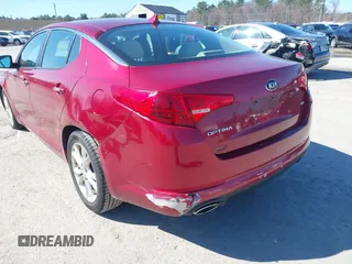 2013 Kia Optima LX z VIN 5XXGM4A78DG205737, wystawiony jako IAAI lot #42005695 z przebiegiem 104 784 mil mil oraz . Historia ofert i sprzedaży dostępna na DreamBid. Obrazek 6.