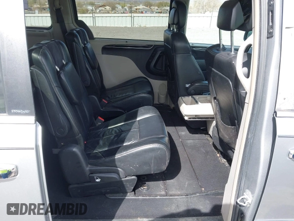 2013 Chrysler Town & Country Limited with VIN 2C4RC1GGXDR548106, listed as a IAAI auction lot 41890220 with 189,908 mi miles. Bid and sale history available at carsss.com. Image 8.