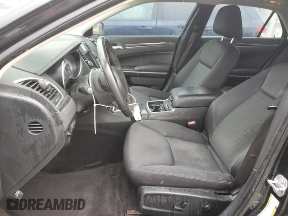2018 Chrysler 300 Touring with VIN 2C3CCAAG9JH331960, listed as a Copart auction lot 54717615 with 86,921 mi miles and Salvage Title. Bid and sale history available at DreamBid. Image 7.