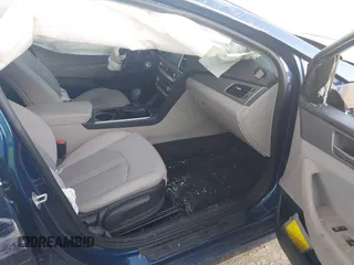 2019 Hyundai Sonata SE with VIN 5NPE24AF2KH780972, listed as a IAAI auction lot 42149730 with 52,527 mi miles and . Bid and sale history available at DreamBid. Image 5.
