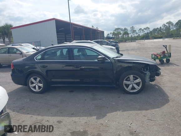 2014 Volkswagen Passat S z VIN 1VWAT7A30EC041728, wystawiony jako IAAI lot #42102295 z przebiegiem 94 768 mil mil oraz . Historia ofert i sprzedaży dostępna na DreamBid. Obrazek 14.