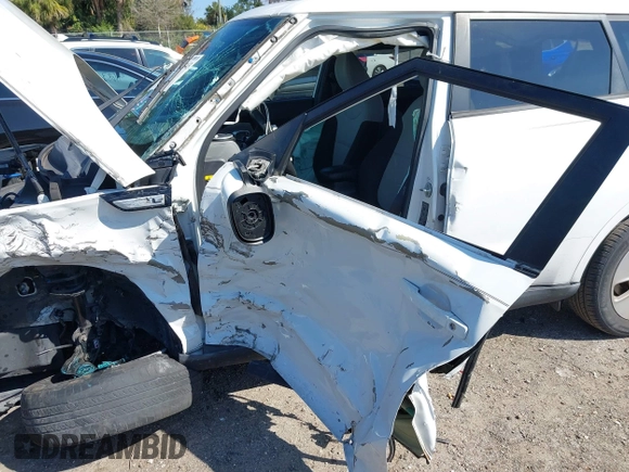 2015 Kia Soul with VIN KNDJN2A22F7228311, listed as a IAAI auction lot 41680343 with 116,503 mi miles. Bid and sale history available at carsss.com. Image 6.