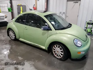2005 Volkswagen New Beetle Coupe GLS with VIN 3VWCR31C85M406736, listed as a Copart auction lot 81484354 with 215,530 mi miles and Salvage Title. Bid and sale history available at carsss.com. Image 4.