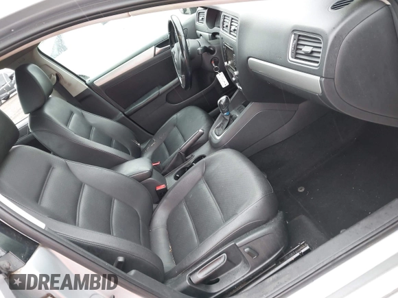 2013 Volkswagen Jetta SE with VIN 3VWDP7AJ0DM363220, listed as a IAAI auction lot 42245043 with 165,498 mi miles and . Bid and sale history available at DreamBid. Image 5.