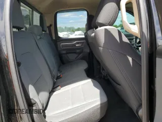2020 Ram 1500 Big Horn z VIN 1C6SRFBT5LN162892, wystawiony jako Copart lot #57483275 z przebiegiem 49 102 mil mil oraz Szkoda całkowita • Salvage title. Historia ofert i sprzedaży dostępna na DreamBid. Obrazek 10.