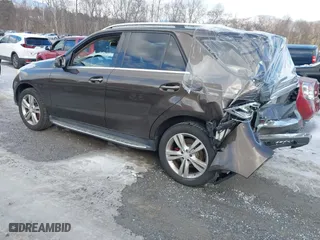 2013 Mercedes-Benz M-Class ML 350 BlueTEC with VIN 4JGDA2EB7DA258502, listed as a IAAI auction lot 41269991 with 140,182 mi miles. Bid and sale history available at carsss.com. Image 3.