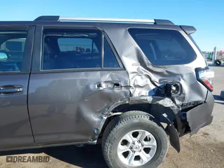 2022 Toyota 4Runner SR5 Premium with VIN JTENU5JR3N5999286, listed as a IAAI auction lot 40907443 with 53,960 mi miles. Bid and sale history available at carsss.com. Image 6.