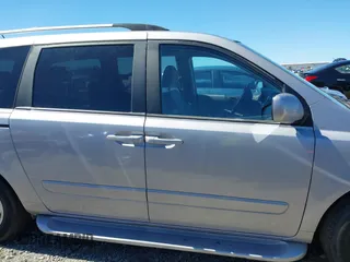 2009 Kia Sedona LX with VIN KNDMB233496315780, listed as a IAAI auction lot 41849241 with 174,224 mi miles. Bid and sale history available at carsss.com. Image 13.