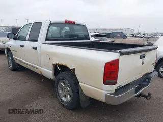 2006 Dodge 1500 SLT z VIN 1D7HU18286S686472, wystawiony jako IAAI lot #42395263 z przebiegiem 196 124 mil mil oraz . Historia ofert i sprzedaży dostępna na DreamBid. Obrazek 3.