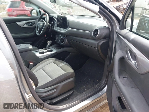 2023 Chevrolet Blazer LT с VIN 3GNKBHR40PS235497, выставлен на аукционе IAAI как лот 42124586 с пробегом 20 533 миль миль и . История ставок и продаж доступна на DreamBid. Изображение 5.