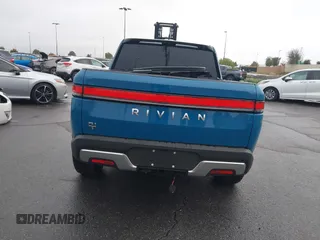 2025 Rivian R1T Adventure z VIN 7FCTGBAA9SN035986, wystawiony jako IAAI lot #41510257 z przebiegiem 2 102 mil mil oraz . Historia ofert i sprzedaży dostępna na DreamBid. Obrazek 17.