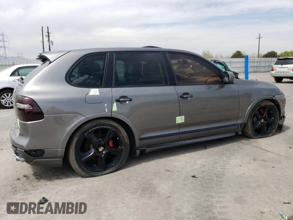 2009 Porsche Cayenne GTS z VIN WP1AD29P19LA62893, wystawiony jako Copart lot #54410625 z przebiegiem 113 366 mil mil oraz Szkody całkowita. Historia ofert i sprzedaży dostępna na DreamBid. Obrazek 3.
