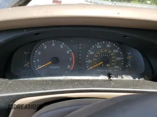 1994 Toyota Camry LE z VIN 4T1SK12E6RU408523, wystawiony jako Copart lot #56314665 z przebiegiem 221 867 mil mil oraz Szkoda całkowita • Salvage title. Historia ofert i sprzedaży dostępna na DreamBid. Obrazek 9.