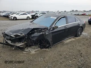 2015 Mercedes-Benz S-Class S 550 with VIN WDDUG8CB6FA077733, listed as a Copart auction lot 43369365 with 111,884 mi miles and Salvage Title. Bid and sale history available at carsss.com. Image 1.