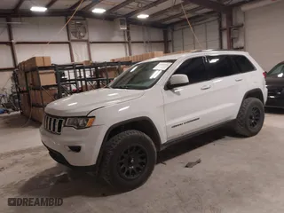 2018 Jeep Grand Cherokee Laredo E with VIN 1C4RJFAG0JC105804, listed as a IAAI auction lot 41587036 with 107,601 mi miles. Bid and sale history available at carsss.com. Image 17.