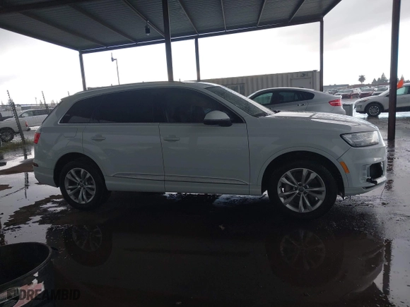 2018 Audi Q7 Premium Plus with VIN WA1LAAF73JD015035, listed as a IAAI auction lot 41782603 with 100,610 mi miles. Bid and sale history available at carsss.com. Image 13.