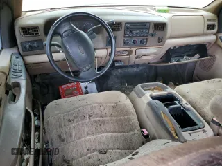 1999 Ford F-250 XL z VIN 1FTNW21F0XEE10216, wystawiony jako Copart lot #55312155 z przebiegiem 366 930 mil mil oraz Szkoda całkowita • Salvage title. Historia ofert i sprzedaży dostępna na DreamBid. Obrazek 8.