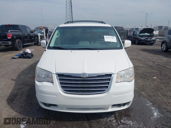 2010 Chrysler Town & Country Touring with VIN 2A4RR5D19AR188015, listed as a IAAI auction lot 41997283 with 172,877 mi miles. Bid and sale history available at carsss.com. Image 12.
