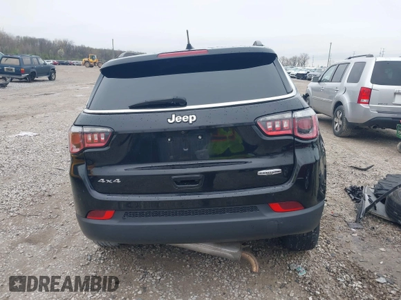 2017 Jeep Compass Latitude with VIN 3C4NJDBB7HT640200, listed as a IAAI auction lot 41963507 with 113,328 mi miles and . Bid and sale history available at carsss.com. Image 16.
