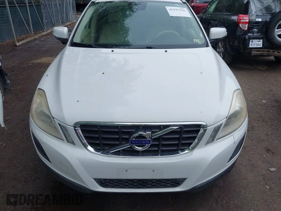2013 Volvo XC60 3.2L with VIN YV4952DL1D2367330, listed as a IAAI auction lot 42197516 with 102,612 mi miles and . Bid and sale history available at DreamBid. Image 6.