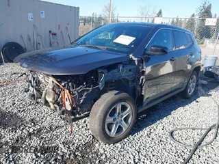 2023 Jeep Compass Sport z VIN 3C4NJDAN2PT527152, wystawiony jako IAAI lot #41431798 z przebiegiem 45 989 mil mil oraz . Historia ofert i sprzedaży dostępna na DreamBid. Obrazek 18.