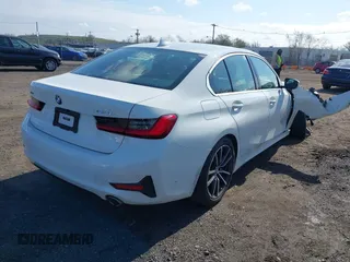 2020 BMW 3 Series 330i xDrive with VIN 3MW5R7J08L8B09946, listed as a IAAI auction lot 41989250 with 33,921 mi miles and . Bid and sale history available at DreamBid. Image 4.