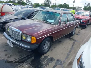 1985 Mercedes-Benz 300 with VIN WDBAB33CXFA233598, listed as a IAAI auction lot 41975316 with 149,707 mi miles and . Bid and sale history available at DreamBid. Image 2.