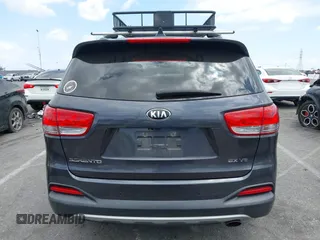 2016 Kia Sorento EX with VIN 5XYPH4A50GG160599, listed as a IAAI auction lot 42127992 with 301,716 mi miles. Bid and sale history available at carsss.com. Image 17.