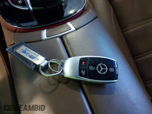 2020 Mercedes-Benz E 53 AMG with VIN WDDZF6BB6LA725940, listed as a IAAI auction lot 41265495 with 73,447 mi miles and . Bid and sale history available at DreamBid. Image 11.