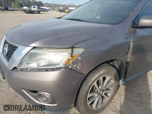 2014 Nissan Pathfinder Platinum with VIN 5N1AR2MMXEC623730, listed as a IAAI auction lot 41667666 with 206,630 mi miles and . Bid and sale history available at DreamBid. Image 6.