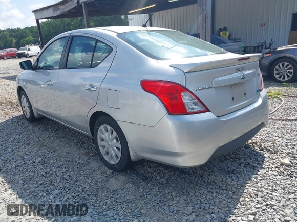 2015 Nissan Versa S Plus z VIN 3N1CN7AP1FL816927, wystawiony jako IAAI lot #42798798 z przebiegiem Nie podano mil oraz . Historia ofert i sprzedaży dostępna na DreamBid. Obrazek 3.