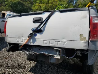 1999 Ford F-350 with VIN 1FDSF35L6XEA33184, listed as a Copart auction lot 69857024 with 100,545 mi miles and Salvage title. Bid and sale history available at DreamBid. Image 6.
