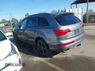 2014 Audi Q7 3.0T S line Prestige with VIN WA1DGAFE2ED009086, listed as a IAAI auction lot 41824179 with 136,899 mi miles. Bid and sale history available at carsss.com. Image 3.