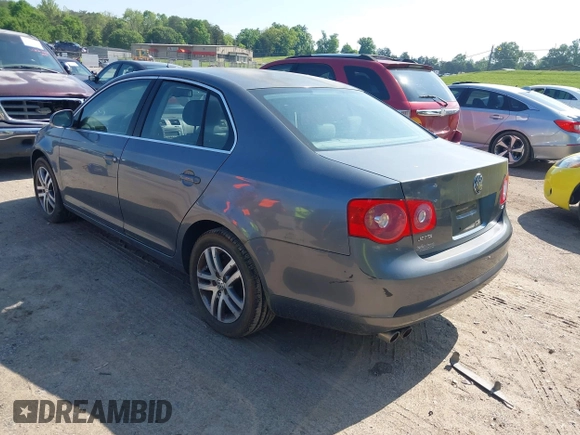 2005 Volkswagen Jetta 2.5L with VIN 3VWSF71K95M616748, listed as a IAAI auction lot 42111369 with Not provided miles and . Bid and sale history available at DreamBid. Image 3.