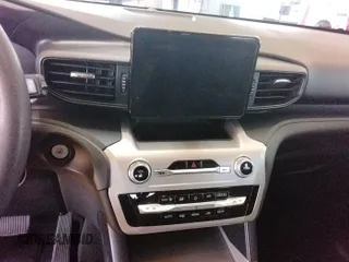 2022 Ford Explorer z VIN 1FMSK7BH3NGB04281, wystawiony jako IAAI lot #42511061 z przebiegiem 72 613 mil mil oraz . Historia ofert i sprzedaży dostępna na DreamBid. Obrazek 22.