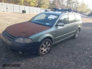 2003 Volkswagen Passat GLX with VIN WVWYH63B23E026361, listed as a IAAI auction lot 41747516 with 293,955 mi miles. Bid and sale history available at carsss.com. Image 2.