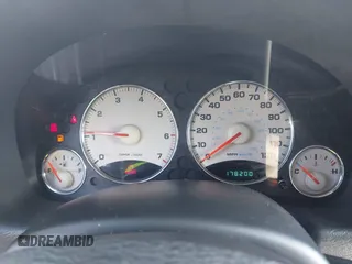 2002 Jeep Liberty Limited z VIN 1J8GL58KX2W327605, wystawiony jako IAAI lot #42217110 z przebiegiem 178 200 mil mil oraz . Historia ofert i sprzedaży dostępna na DreamBid. Obrazek 7.